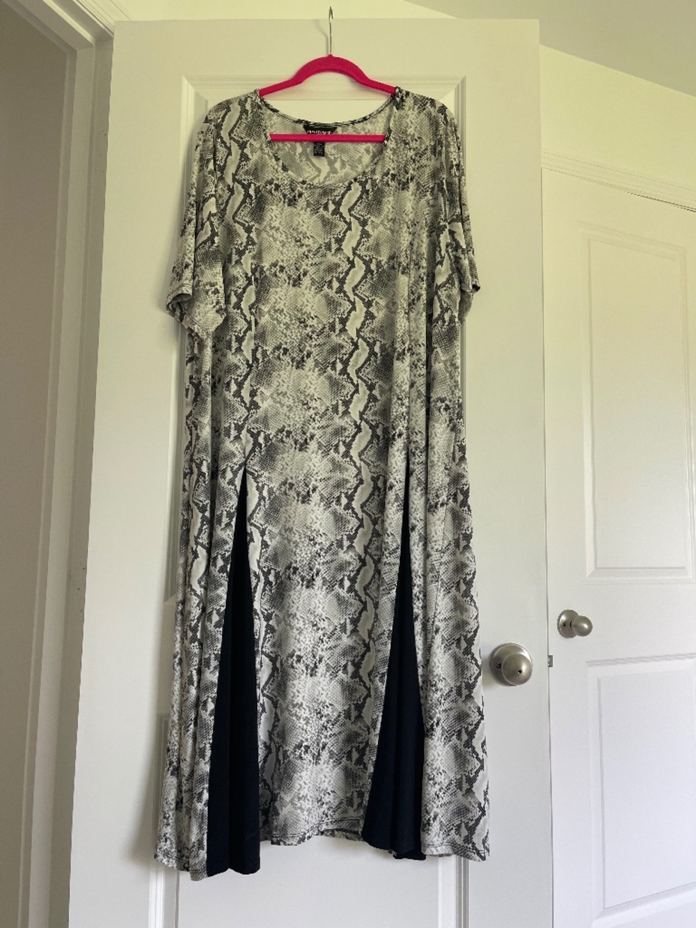 Nina Leonard Snake Skin Pattern Women’s T-Shirt Dress Size P3X